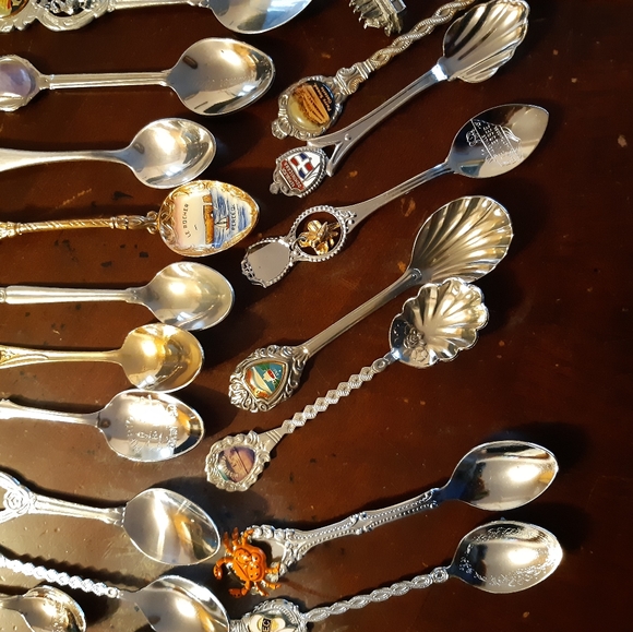 40 Vintage Collection Spoons/ Most Is Silver Plated - Picture 6 of 12